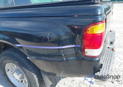 1998 Ford Ranger Splash/Xl/Xlt из США, поврежденный, VIN 1FTYR10CXWTA70900